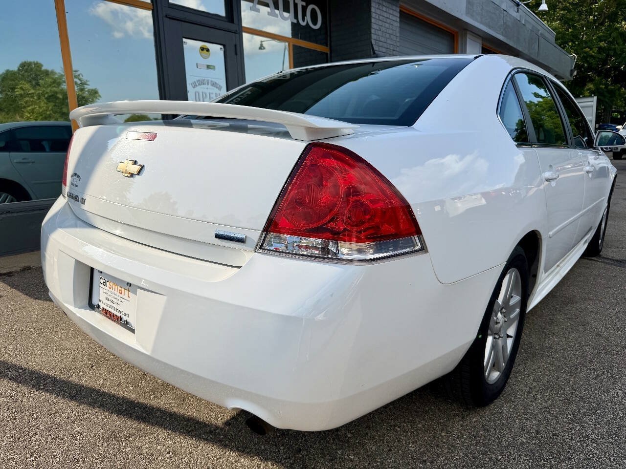 Used 2012 Chevrolet Impala LT w/ LT Sunroof Package FWD image 9