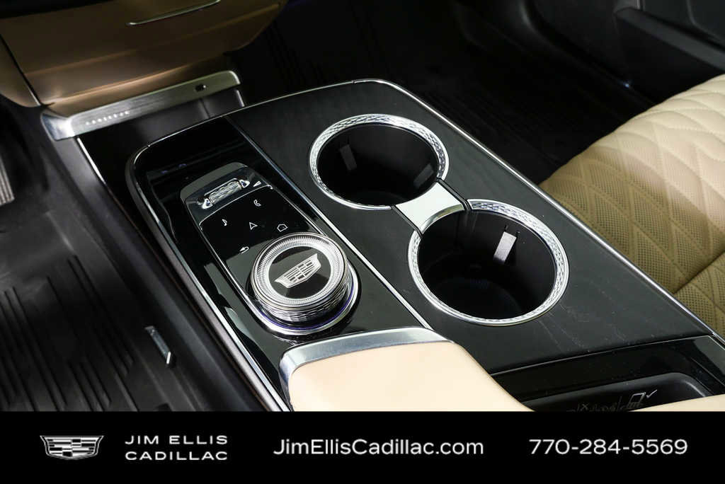 Used 2024 Cadillac Lyriq Luxury w/ Nappa Leather Package AWD/4WD image 18