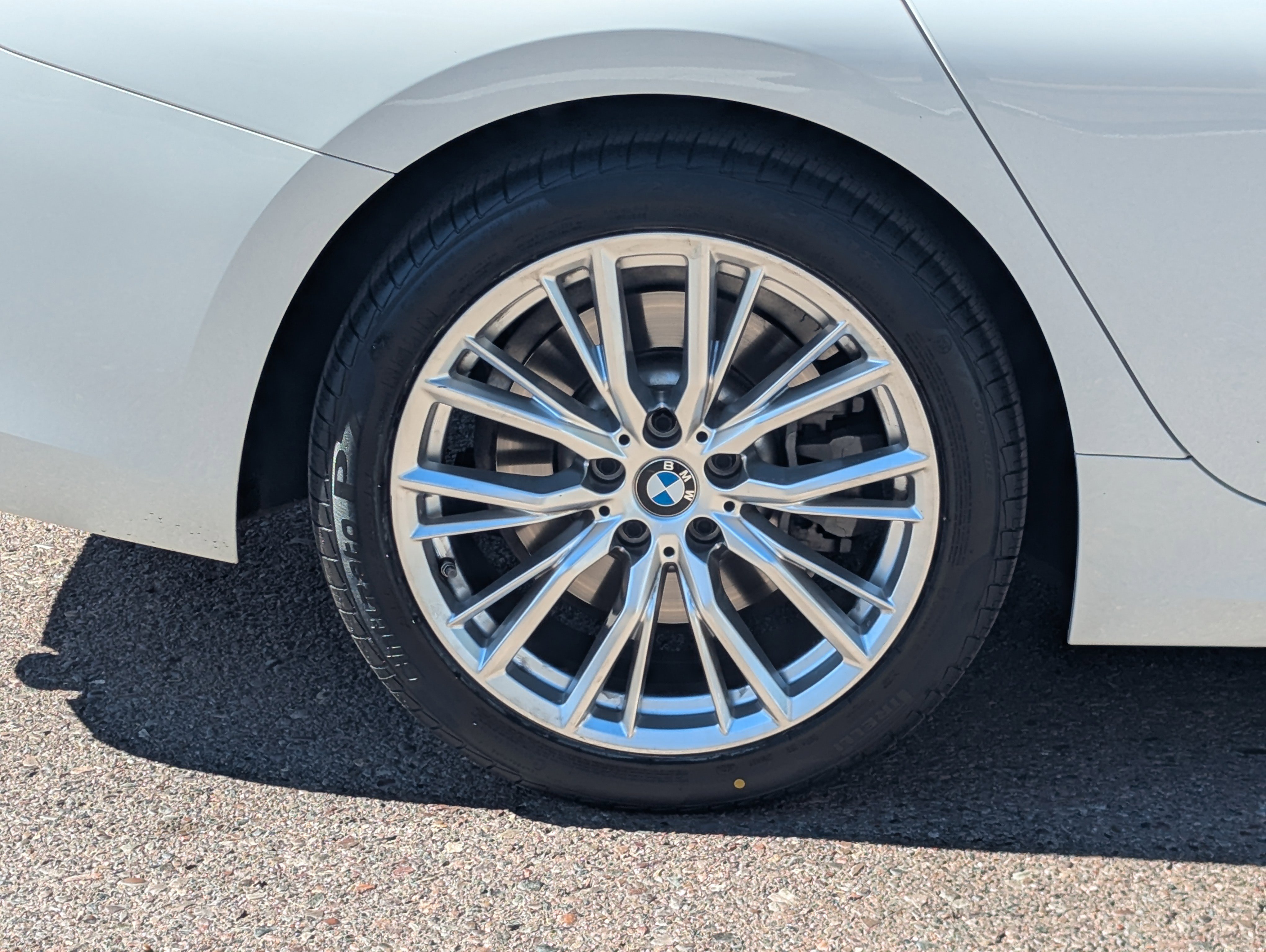 Used 2023 BMW 330i 330i w/ Driving Assistance Package image 9