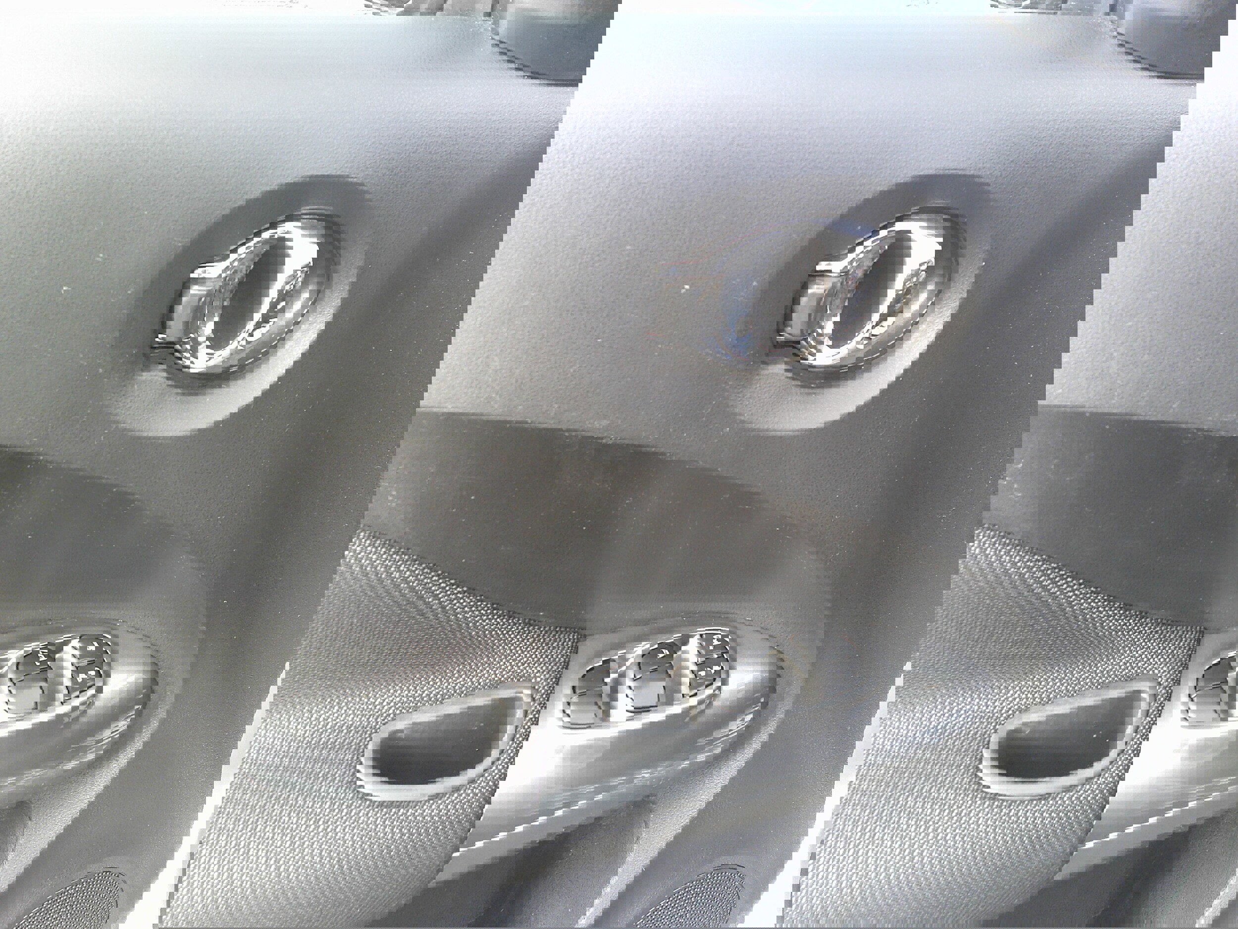 Used 2017 Nissan Juke SV image 16