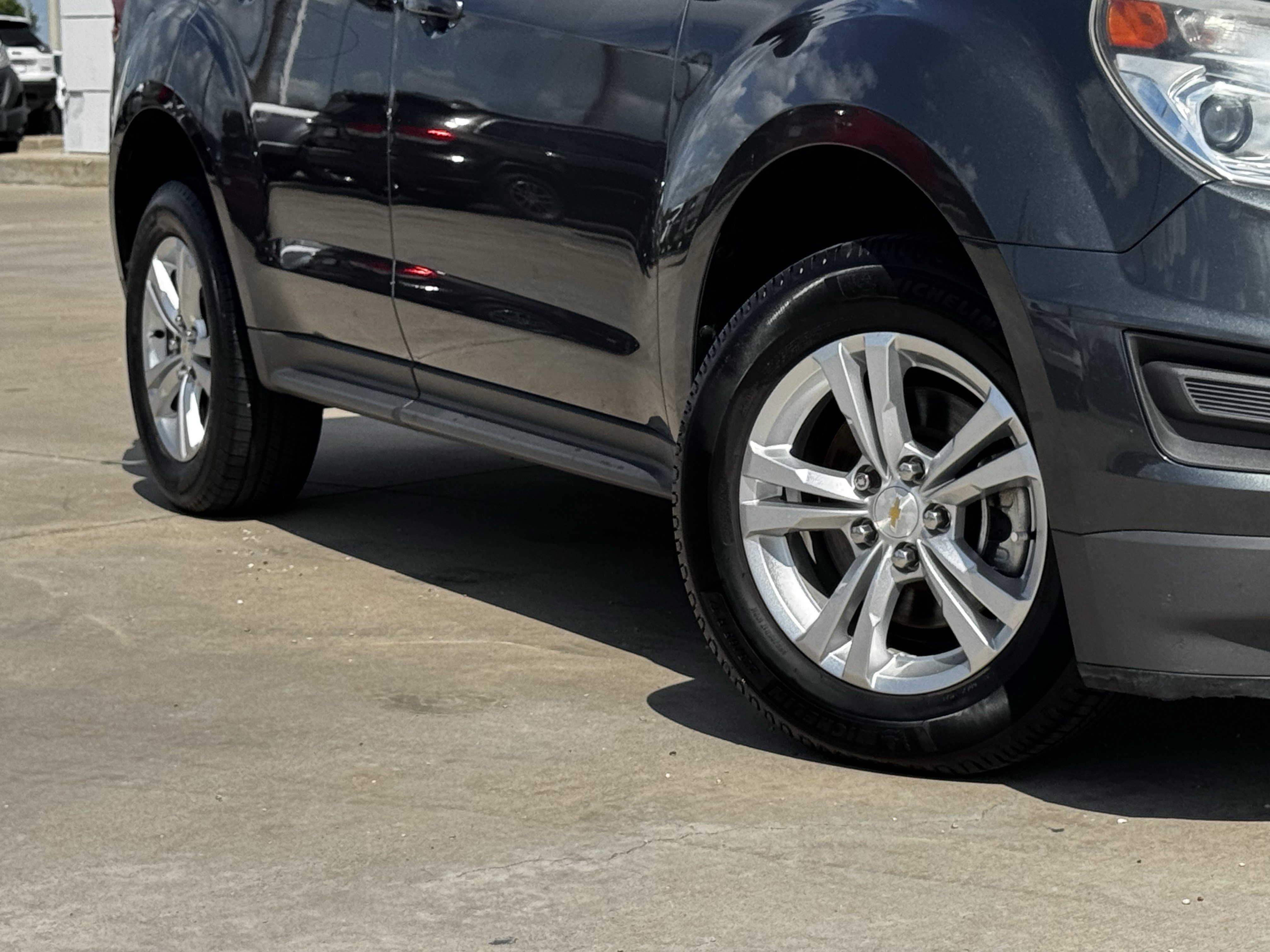 Used 2017 Chevrolet Equinox LS FWD image 12