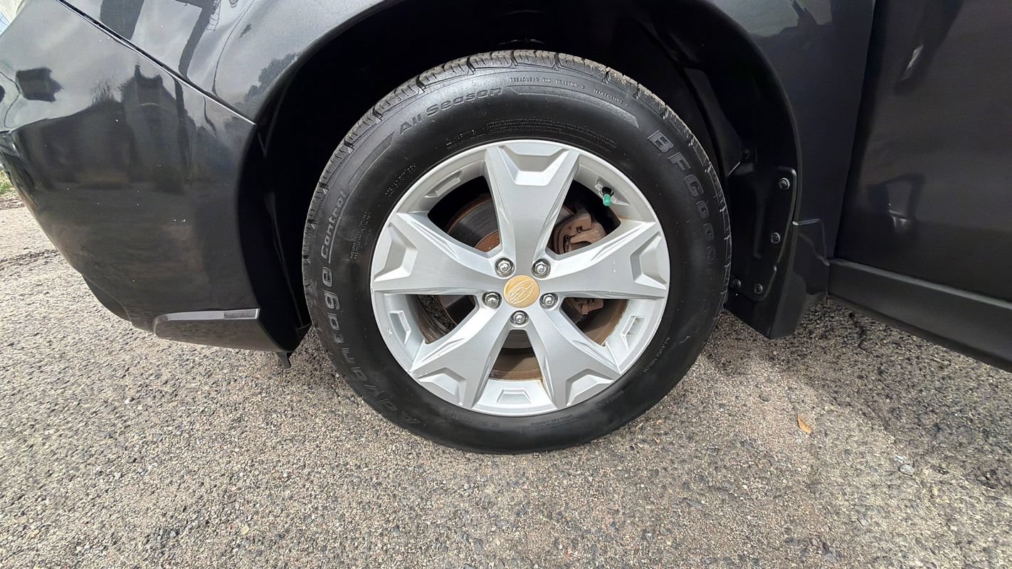 Used 2014 Subaru Forester 2.5i Premium AWD/4WD image 23