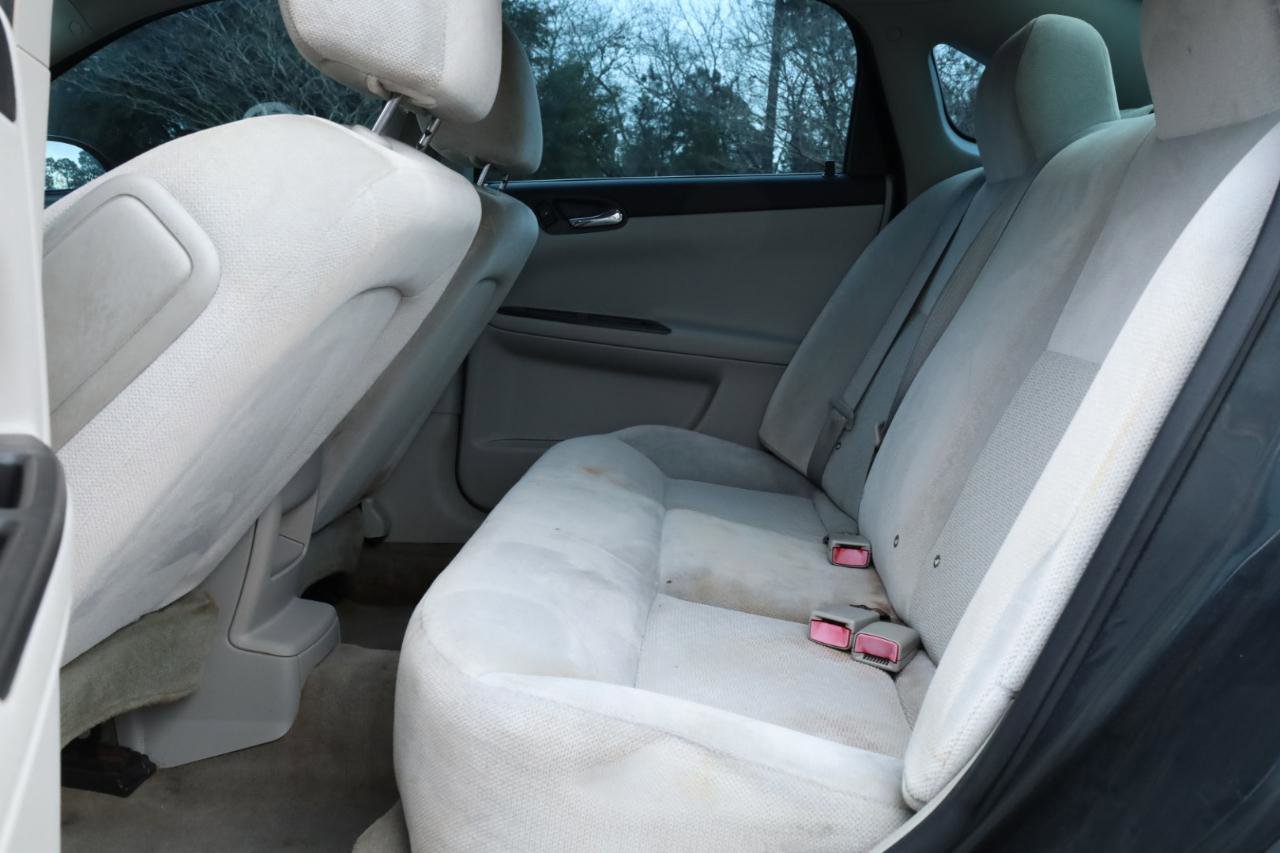 Used 2016 Chevrolet Impala LT w/ LT Sunroof Package FWD image 13