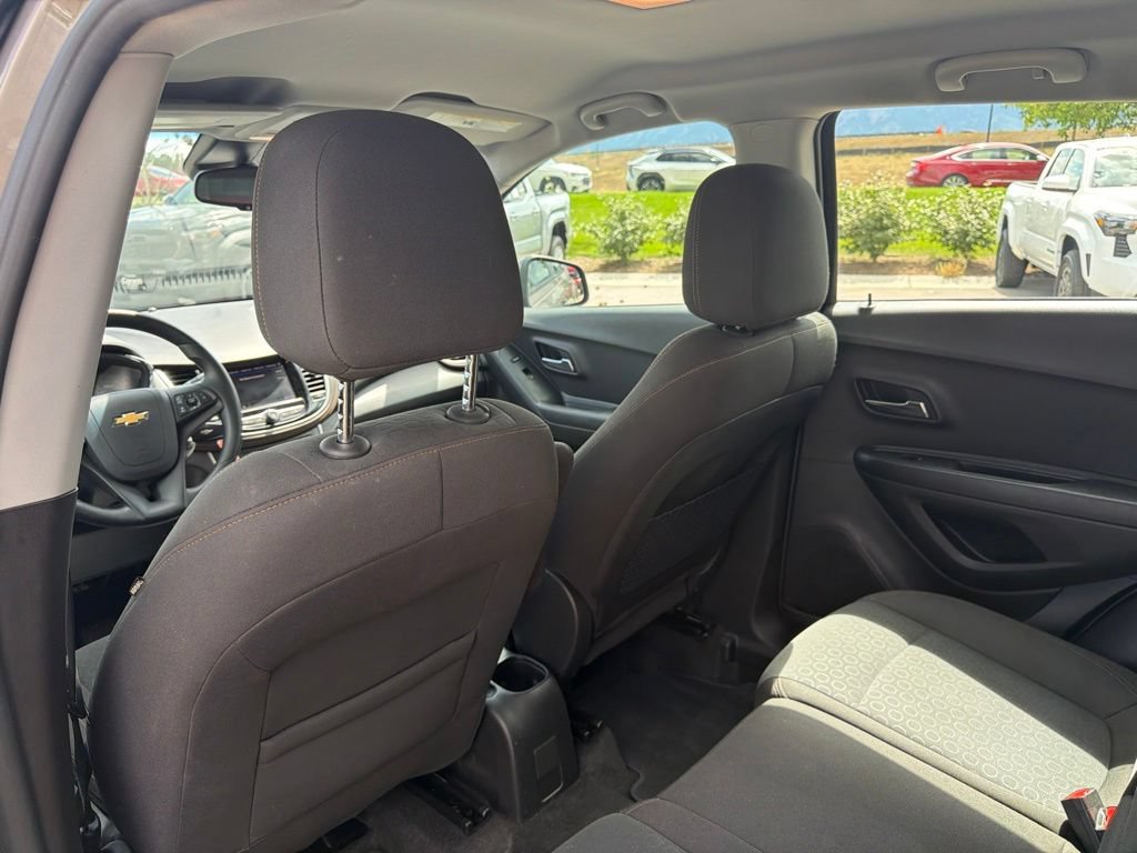 Used 2020 Chevrolet Trax LS FWD image 19