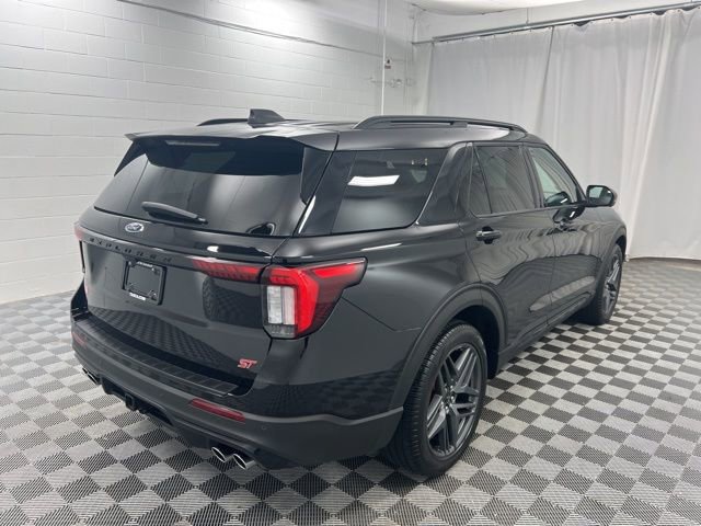 Used 2025 Ford Explorer ST AWD/4WD image 5