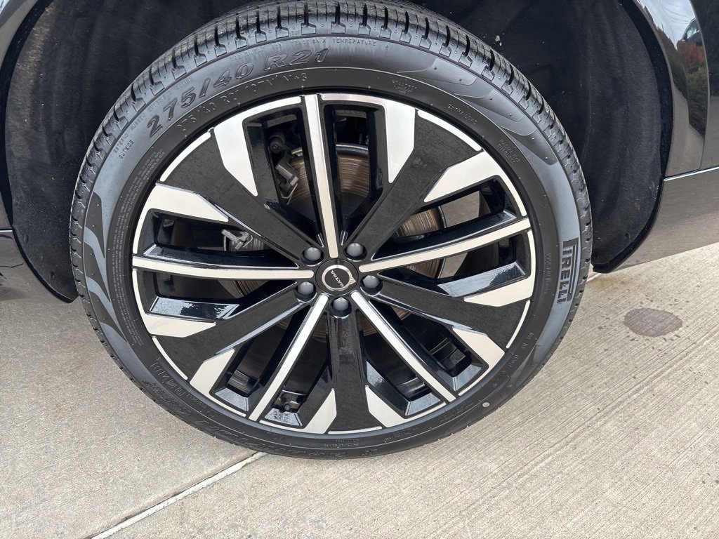 Certified 2025 Volvo XC90 B6 Plus image 16