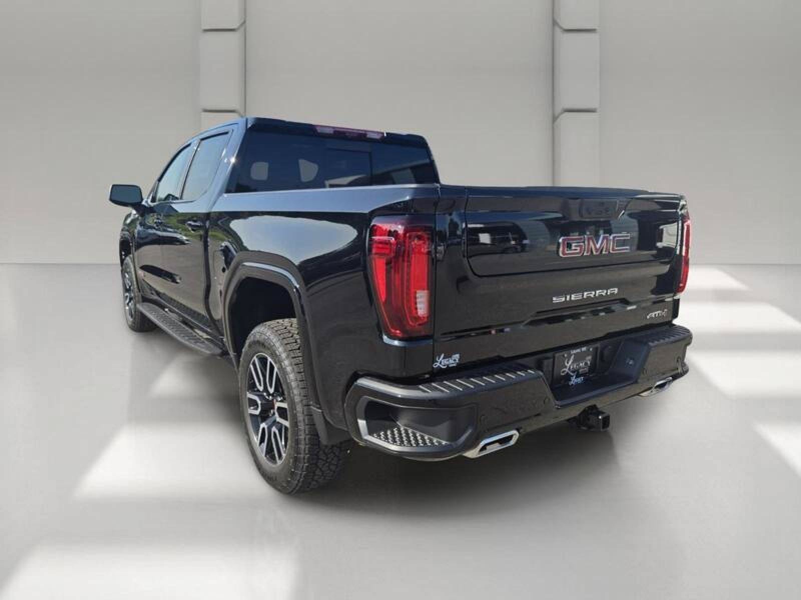 New 2026 GMC Sierra 1500 AT4 w/ AT4 Premium Package AWD/4WD image 5