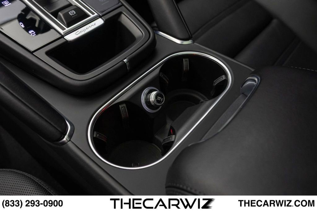 Used 2023 Porsche Cayenne Turbo AWD/4WD image 59