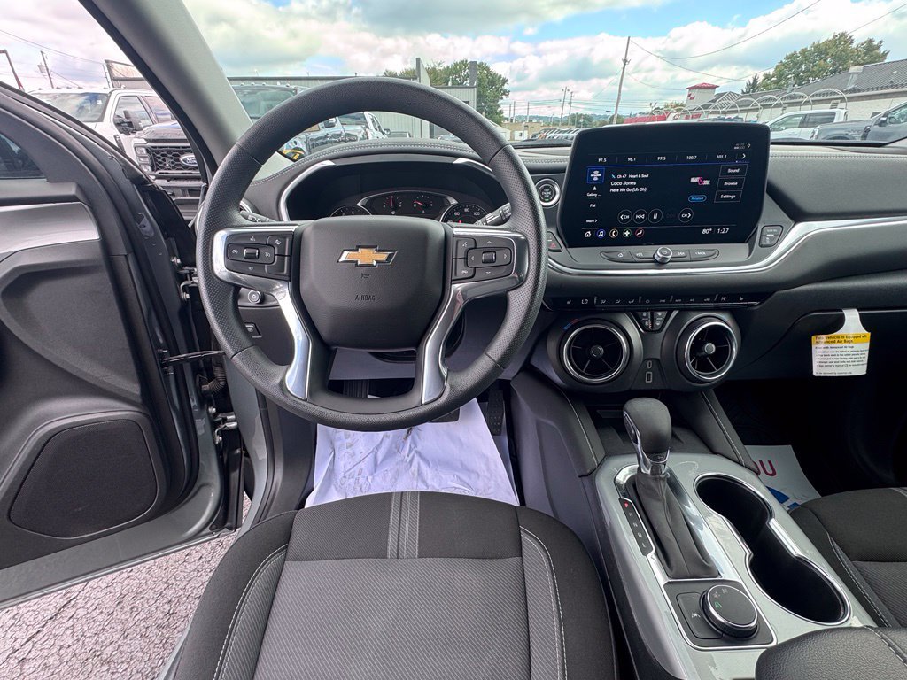 Used 2023 Chevrolet Blazer LT w/ Convenience Package FWD image 21