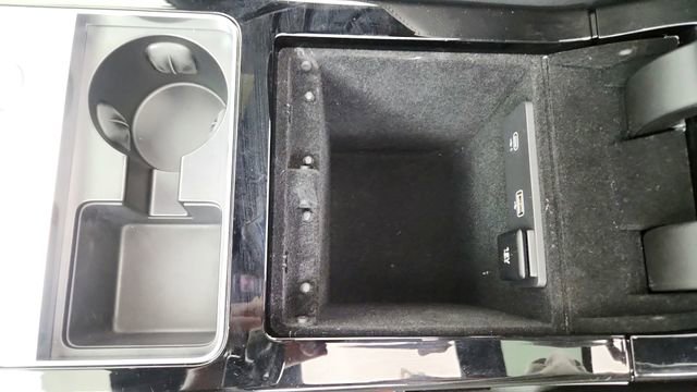 Used 2021 Land Rover Range Rover Velar R-Dynamic S image 58