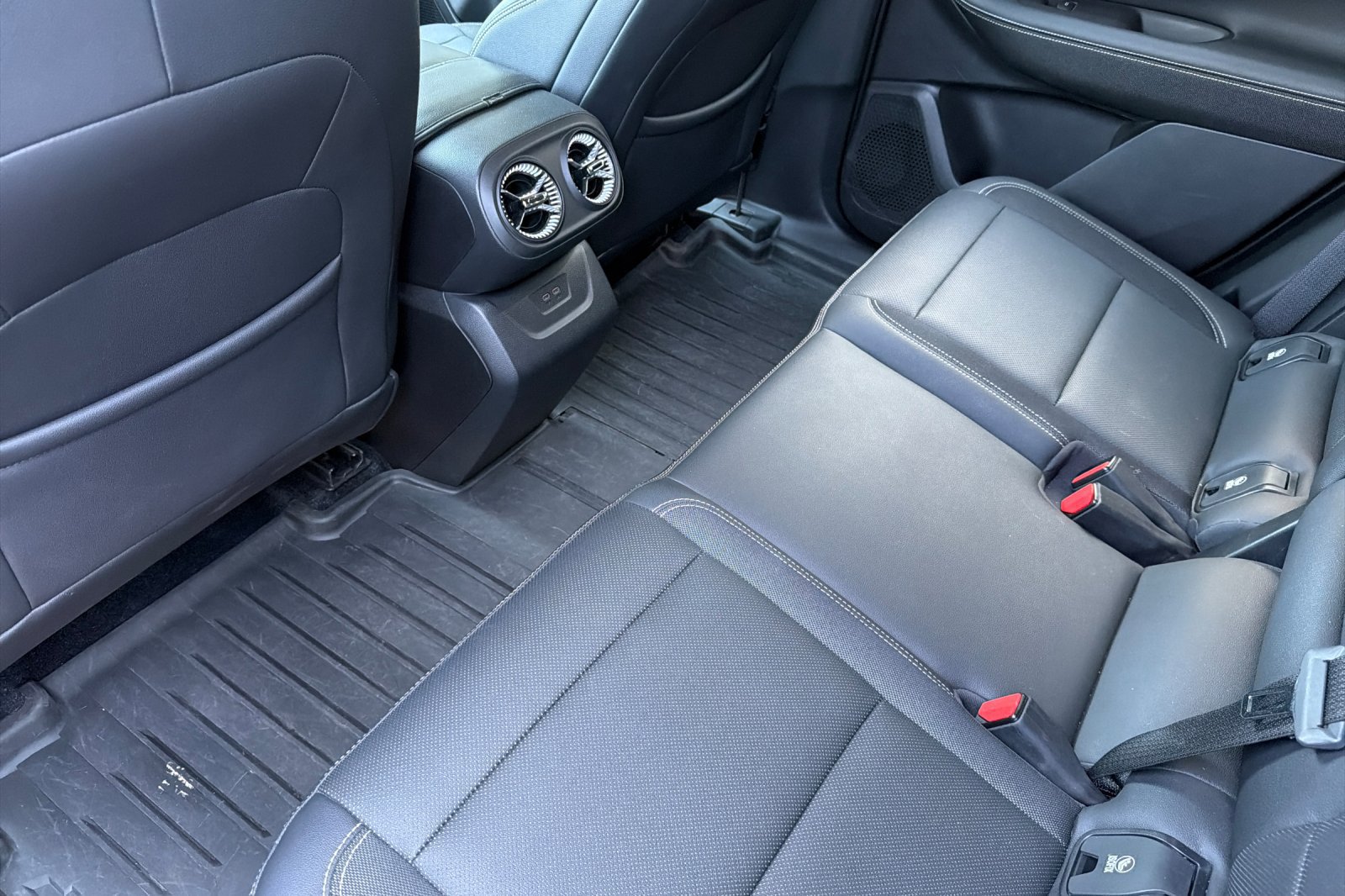 Used 2024 Chevrolet Blazer EV LT AWD/4WD image 9