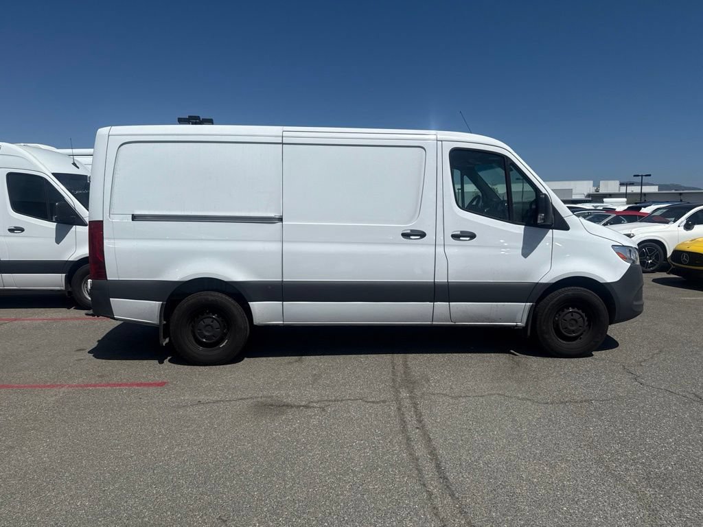 Used 2025 Mercedes-Benz Sprinter 2500 image 4