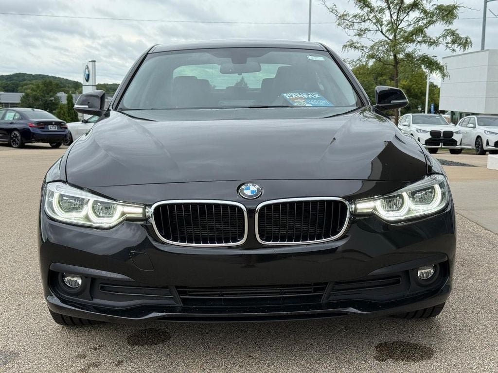 Used 2018 BMW 320i xDrive Sedan AWD/4WD image 9