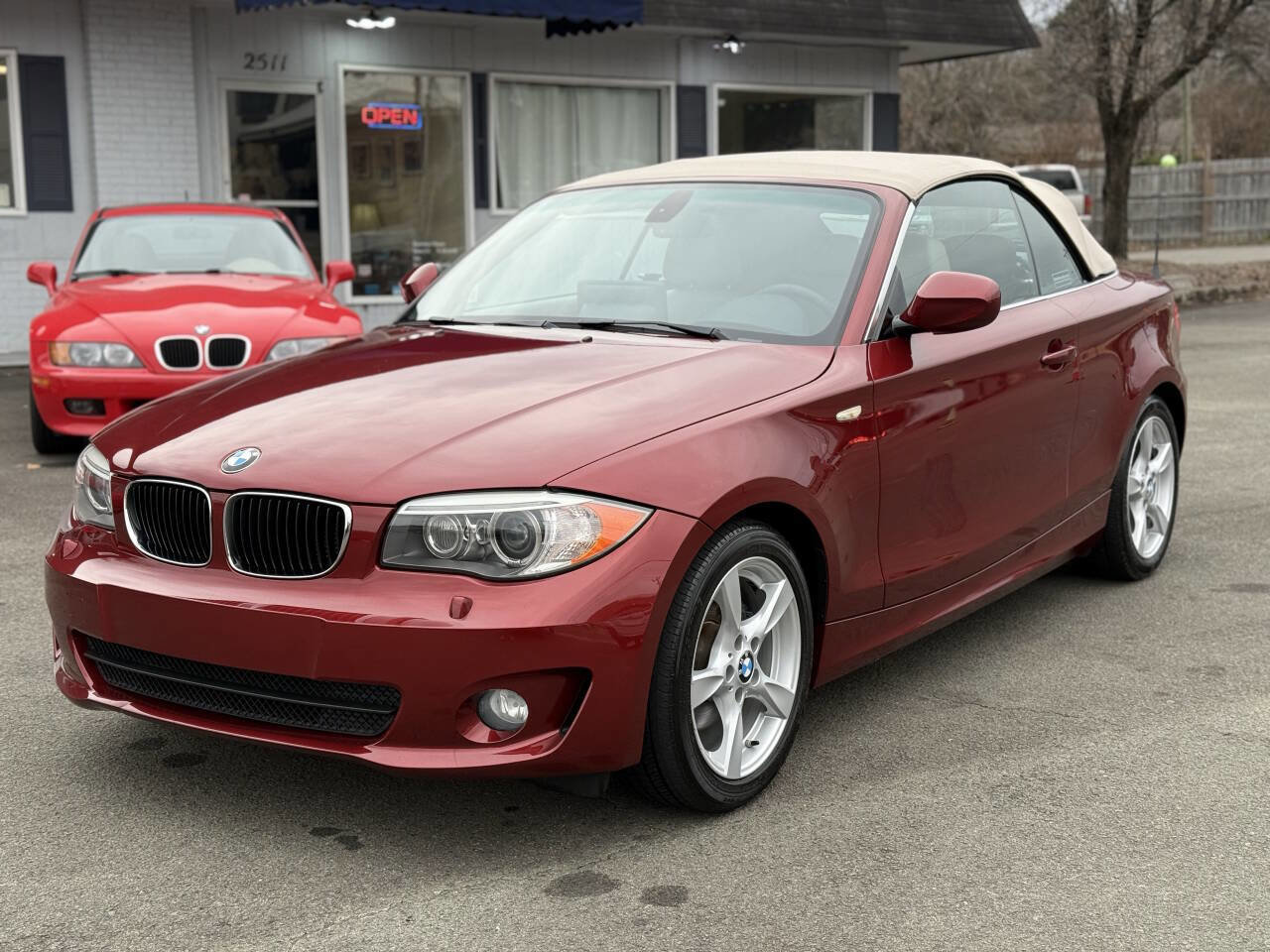 Used 2012 BMW 128i Convertible image 4