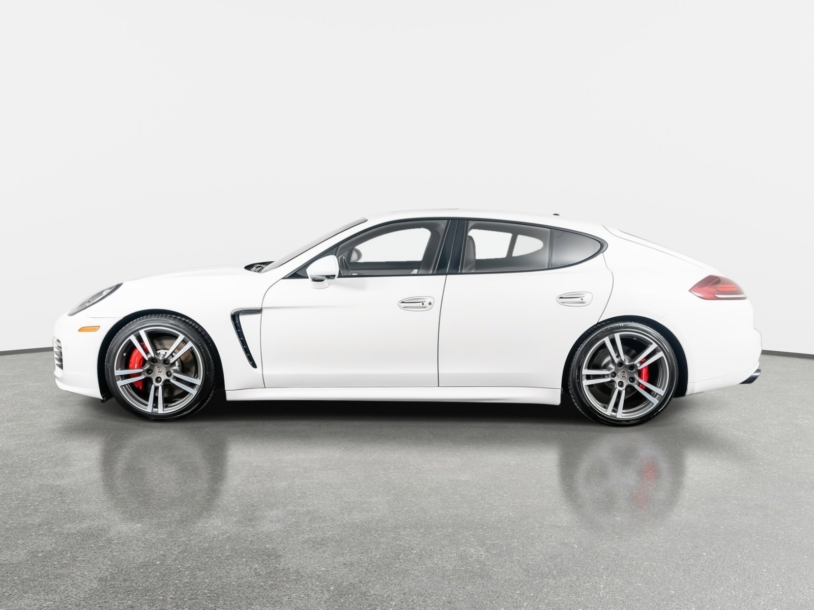 Used 2014 Porsche Panamera GTS image 16