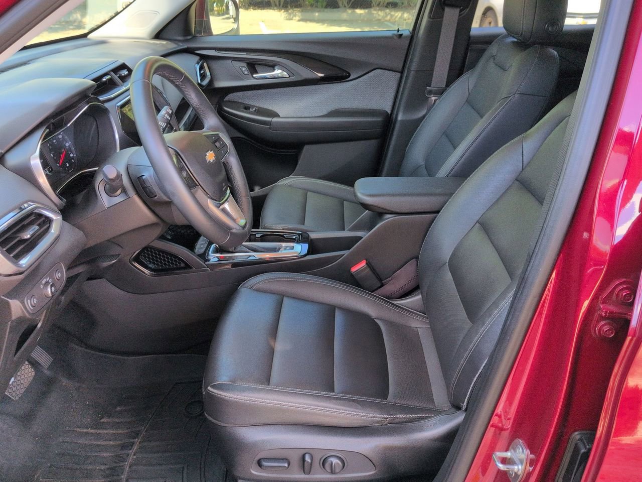 Used 2021 Chevrolet TrailBlazer LT w/ Sun and Liftgate Package FWD image 18