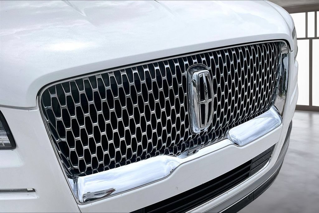 Used 2022 Lincoln Navigator Reserve AWD/4WD image 31