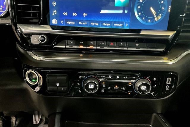 Certified 2025 Chevrolet Silverado 1500 High Country w/ Technology Package AWD/4WD image 19