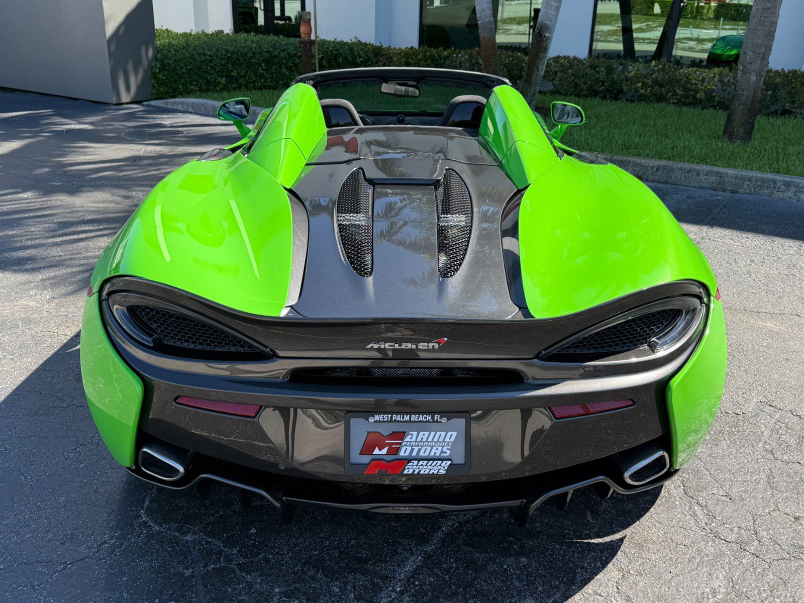Used 2018 McLaren 570S Spider image 14