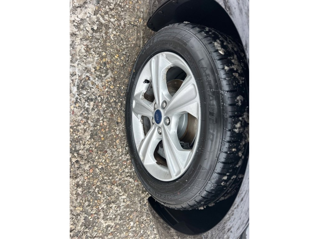 Used 2020 Ford Fusion SE image 16