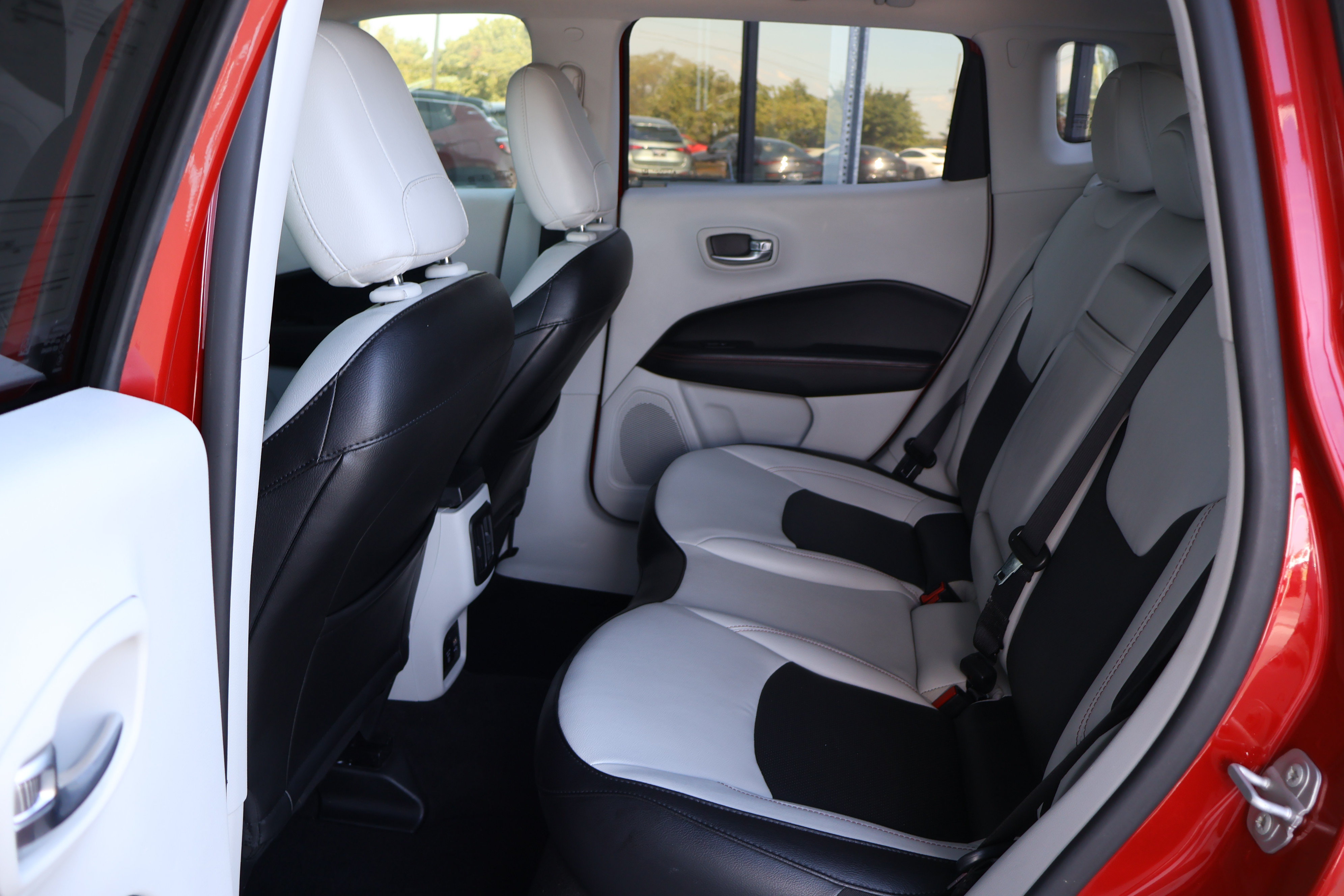 Used 2019 Jeep Compass Limited FWD image 16