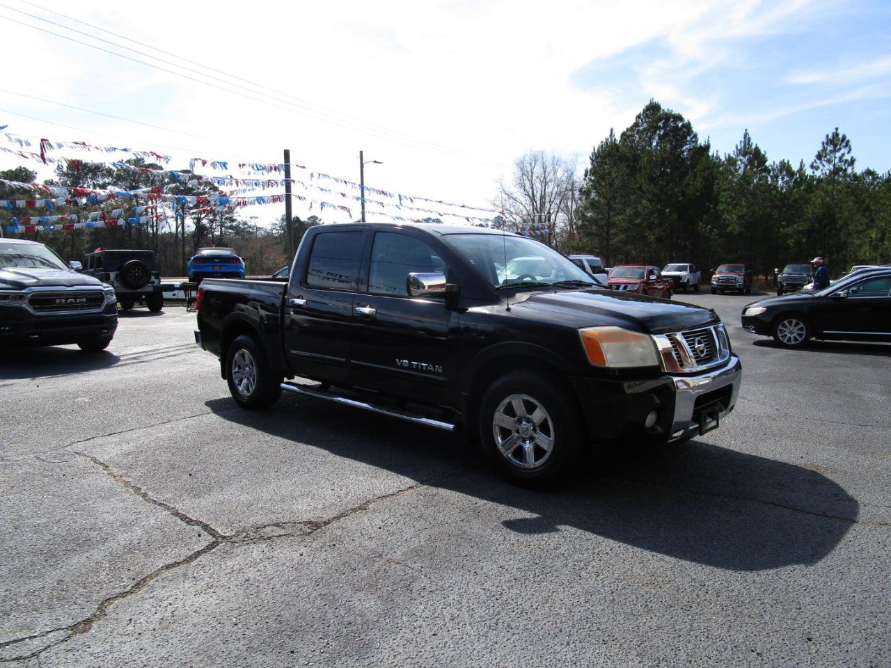 Used 2015 Nissan Titan SV image 6