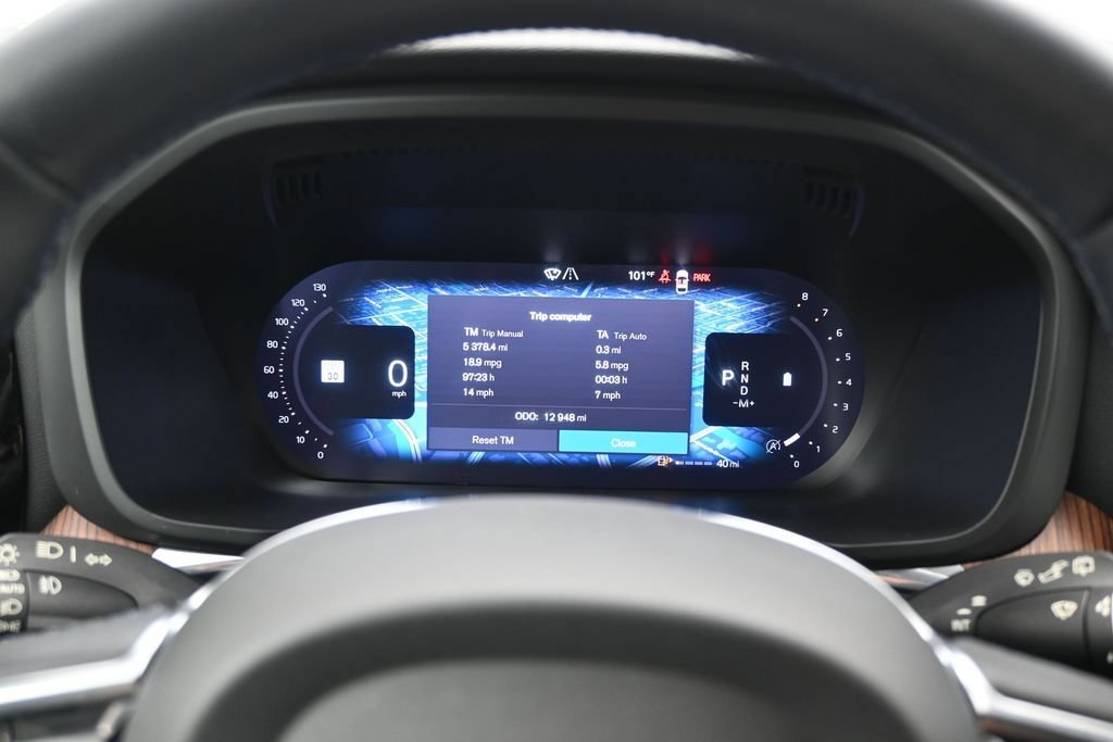 Certified 2024 Volvo XC60 B5 Plus AWD/4WD image 13