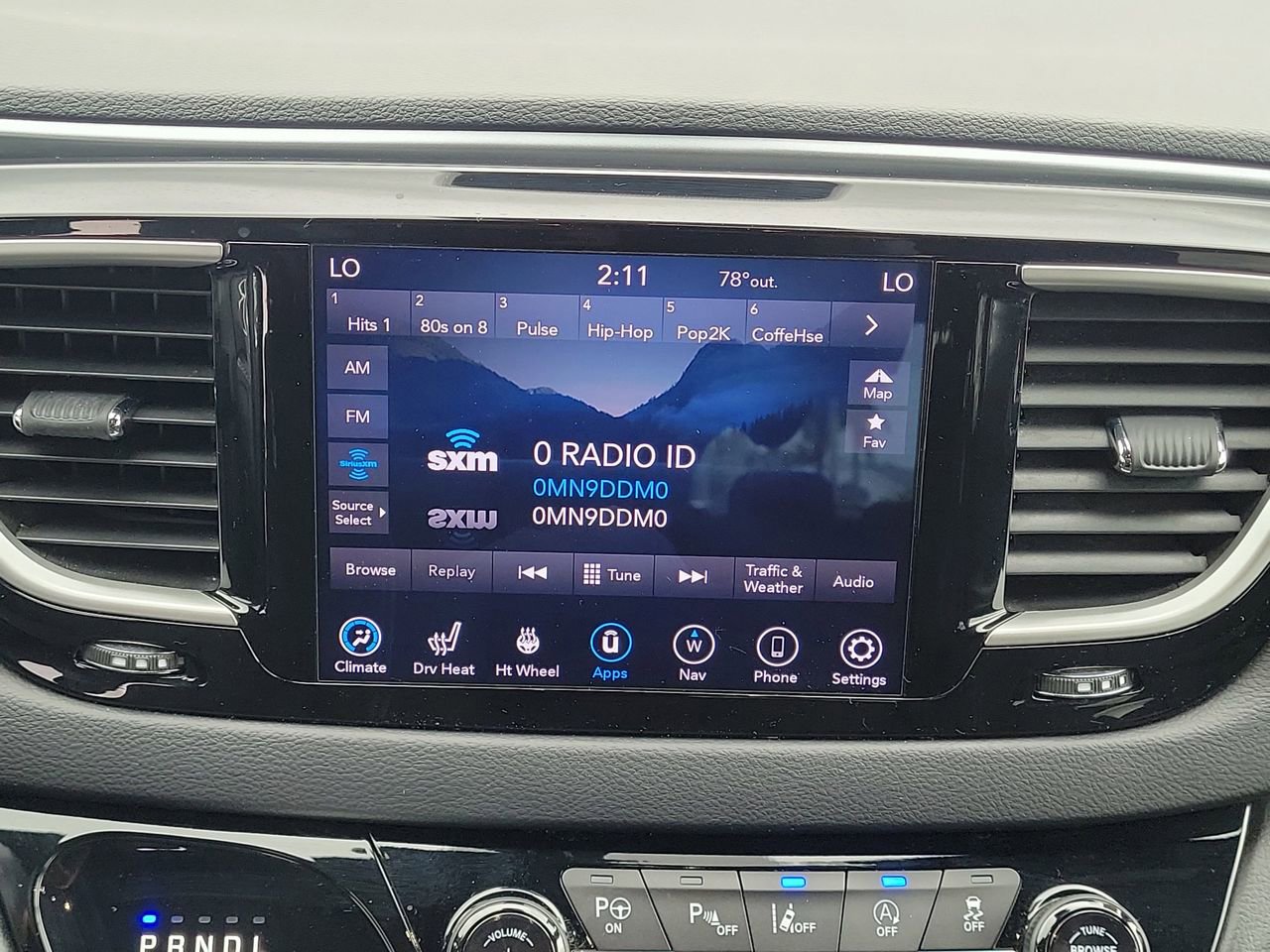 Used 2020 Chrysler Pacifica Touring w/ Advanced Safetytec Group image 18