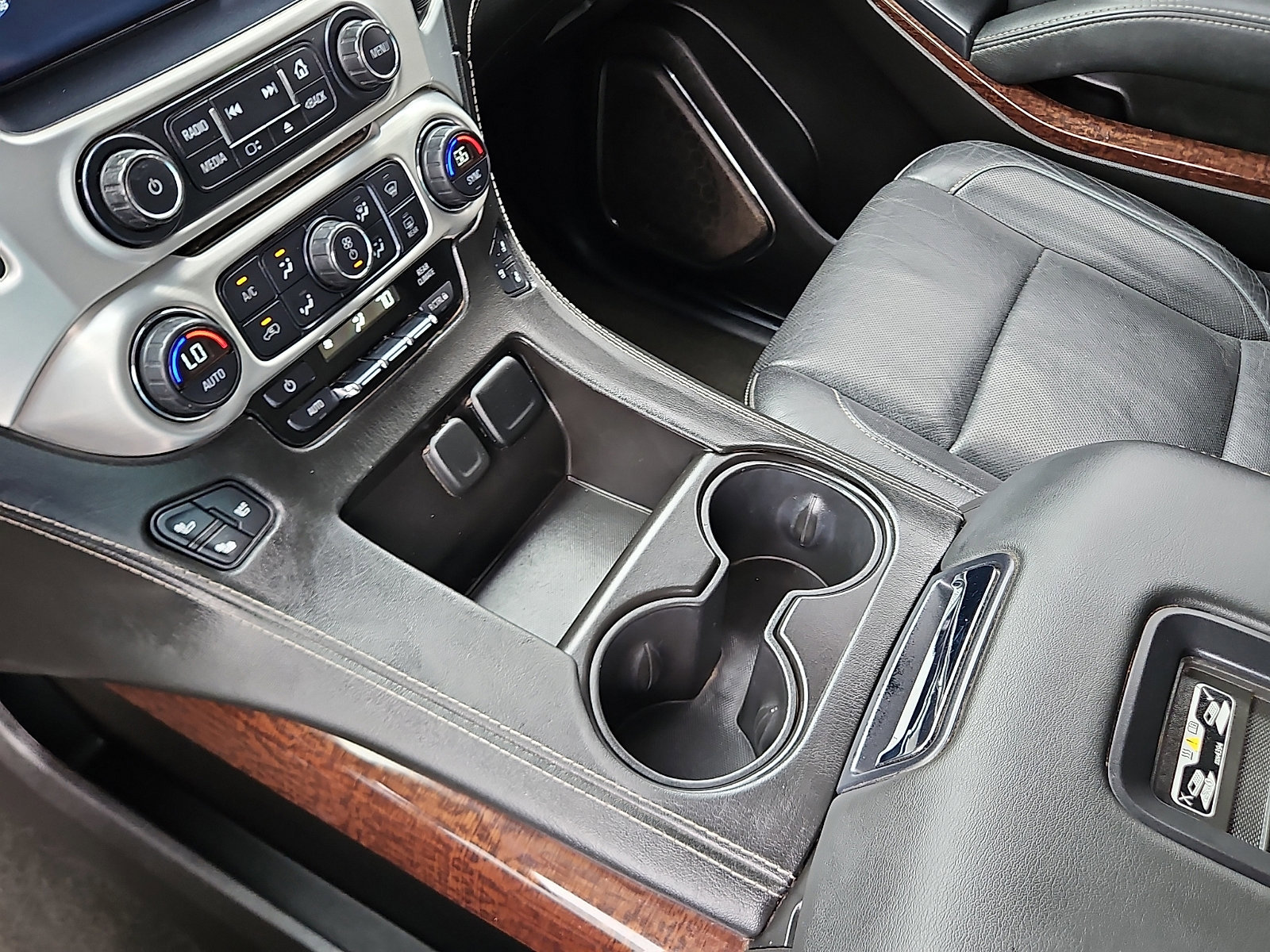 Used 2016 GMC Yukon SLT image 20