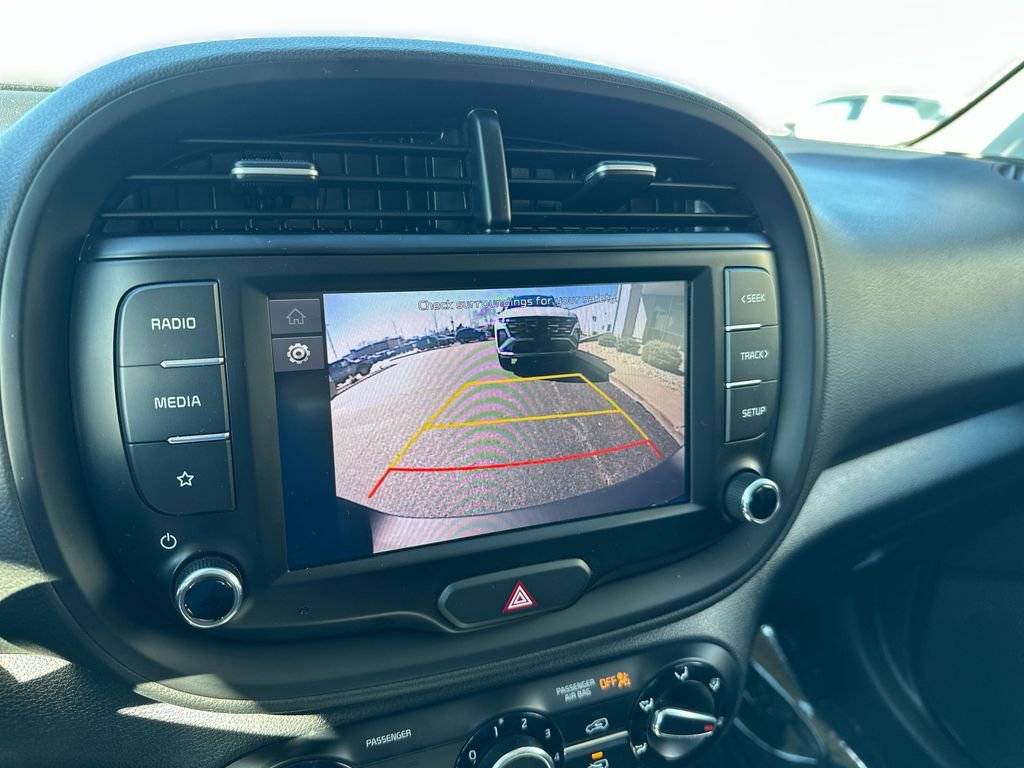 Used 2022 Kia Soul LX image 21