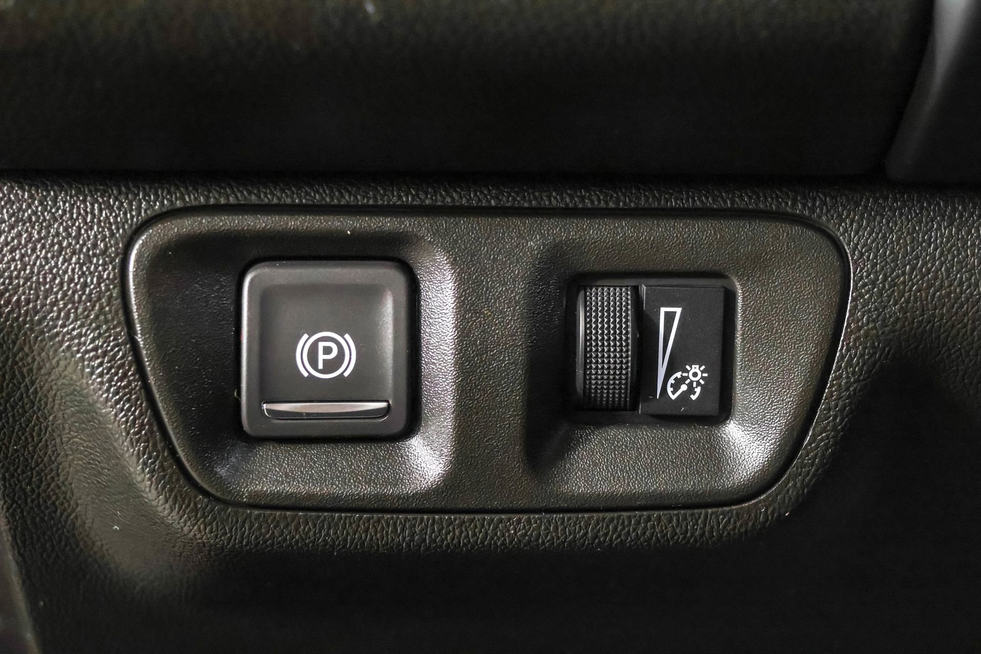 Used 2023 GMC Acadia SLE w/ LPO, Floor Liner Package image 24