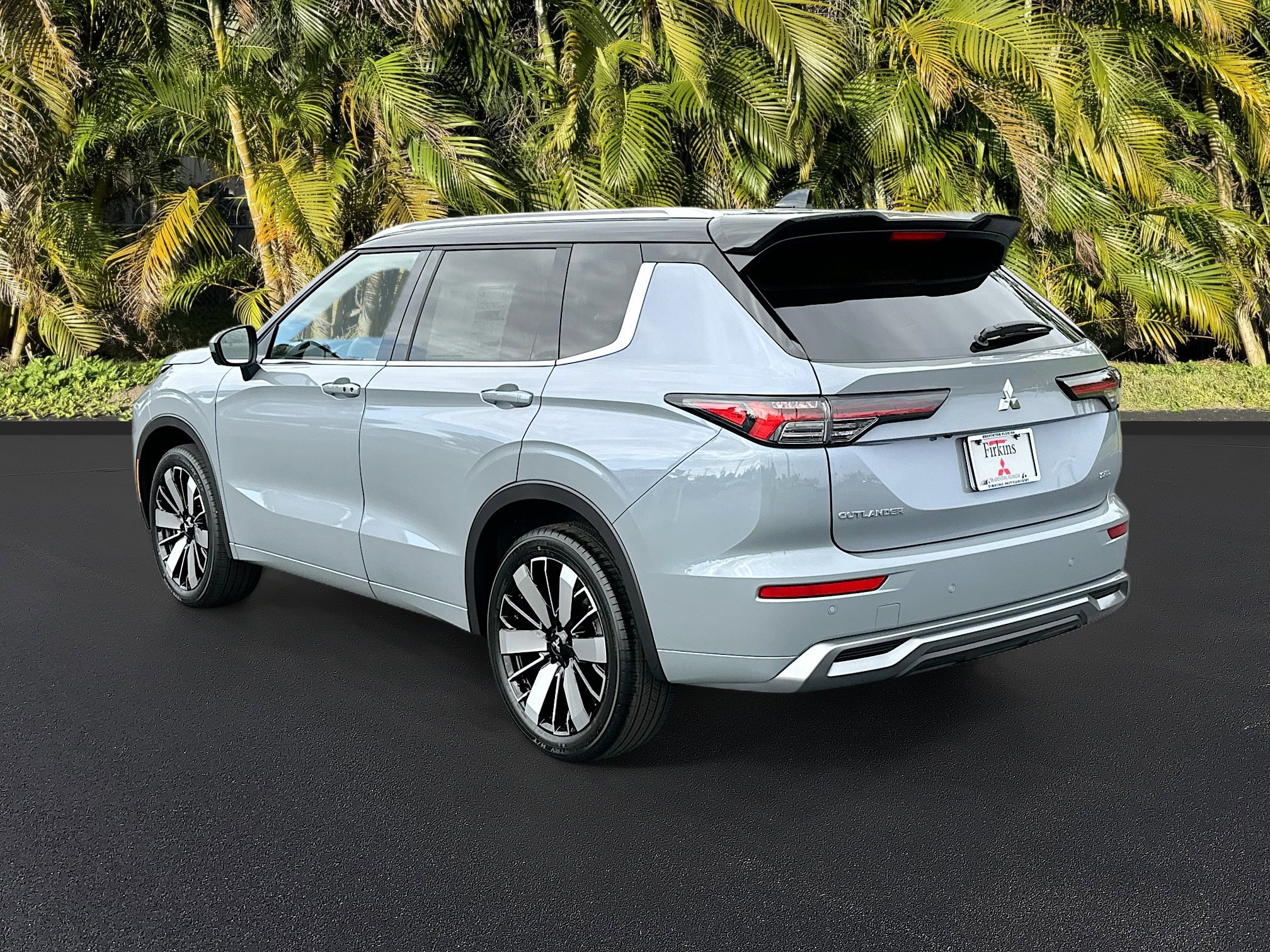 New 2026 Mitsubishi Outlander SEL image 3