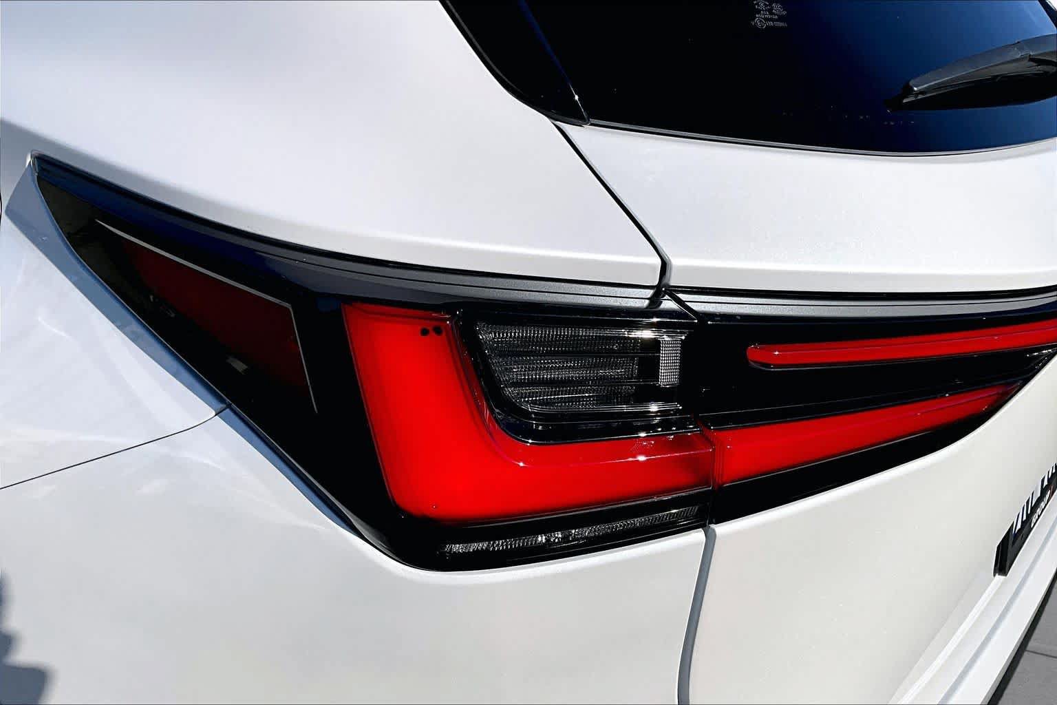 Certified 2025 Lexus NX 250 FWD w/ Accessory Package (2T) image 27
