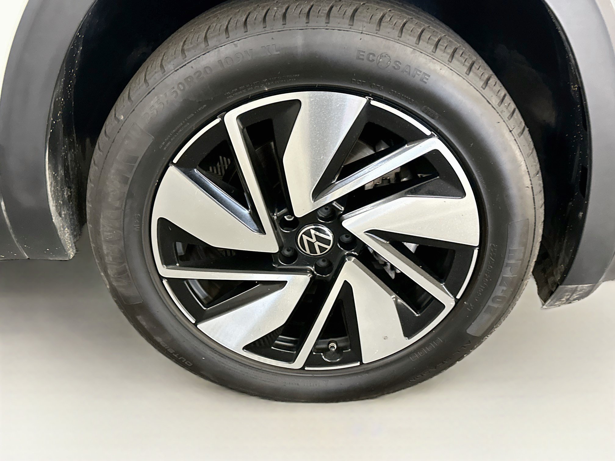 Used 2025 Volkswagen Atlas SE AWD/4WD image 11