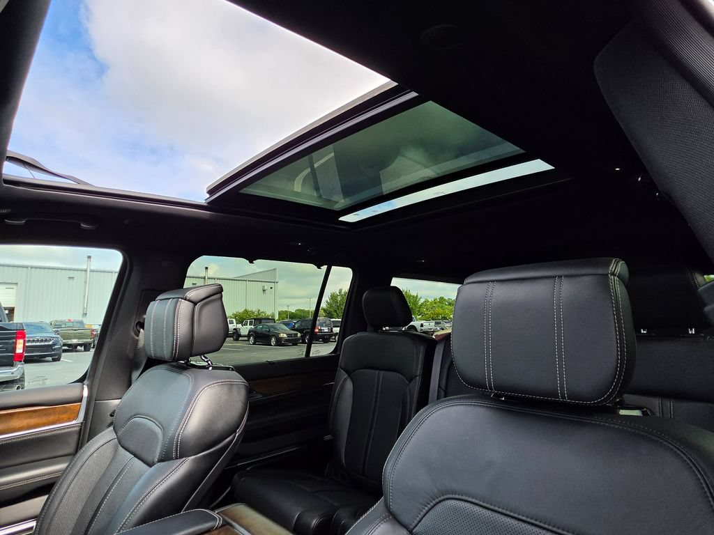 Used 2025 Jeep Grand Wagoneer 4WD w/ 8-Passenger Seating Package image 29