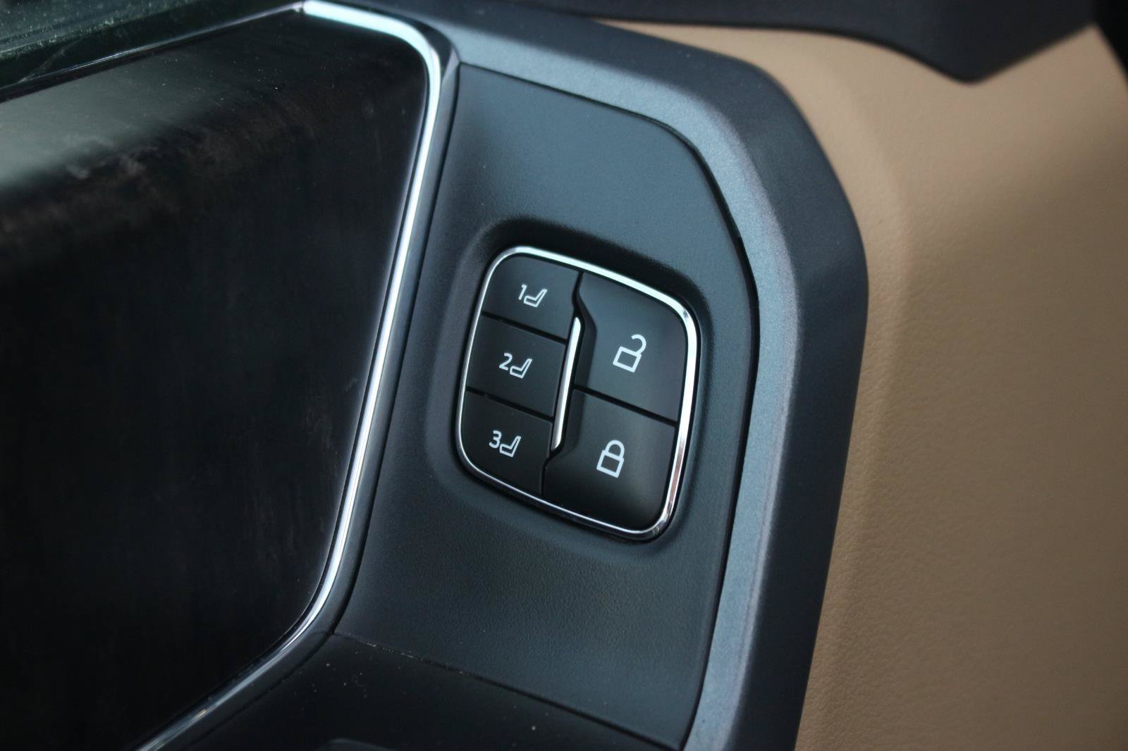 Used 2023 Ford F250 Lariat w/ Sport Appearance Package AWD/4WD image 14