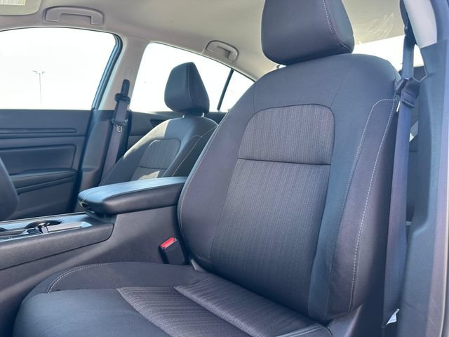 Used 2025 Nissan Altima 2.5 SV FWD image 10