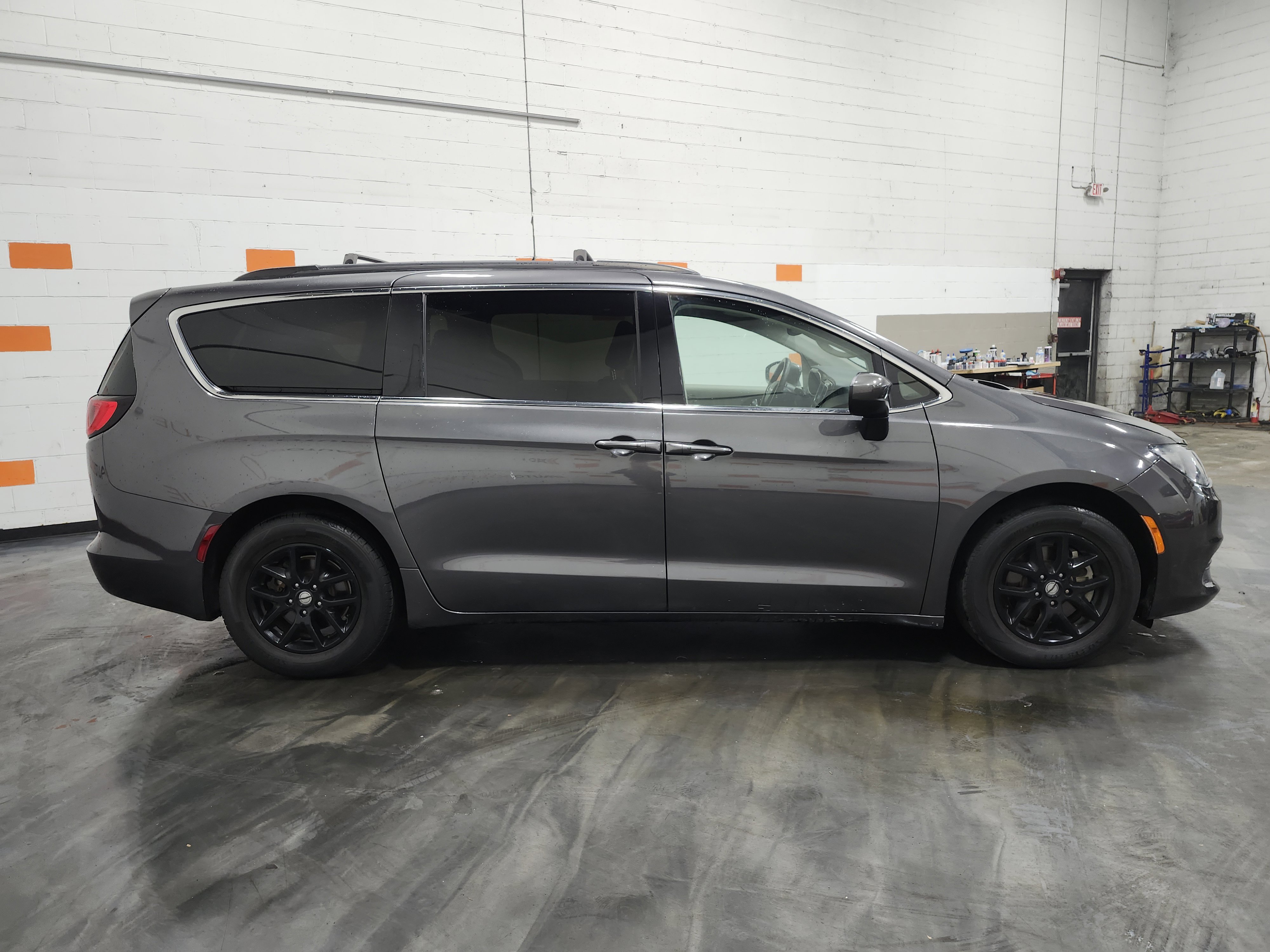 Used 2021 Chrysler Voyager Lxi image 13