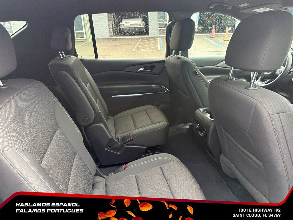 Used 2025 Chevrolet Traverse LT FWD image 30