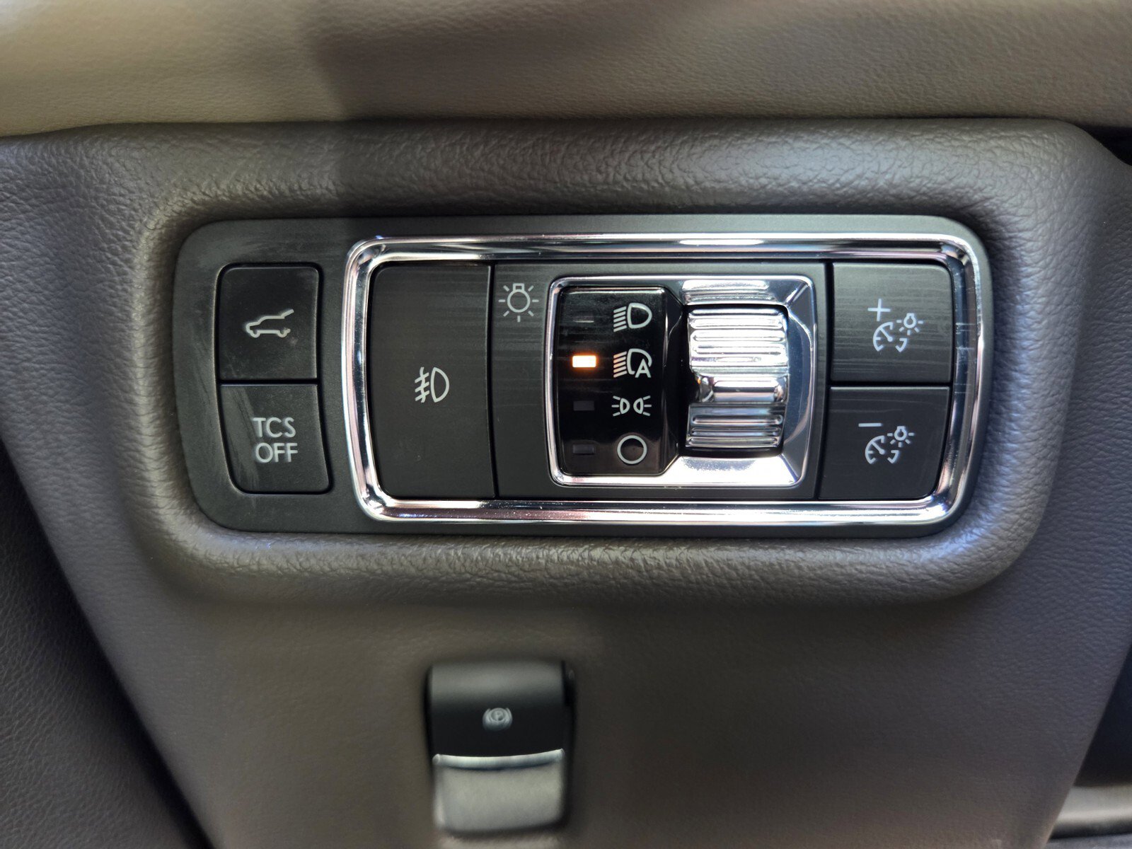 Used 2021 Lincoln Nautilus Reserve w/ Equipment Group 202A image 21