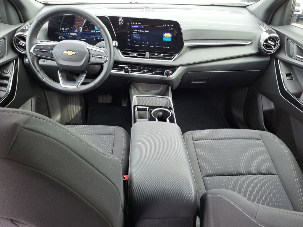 Certified 2025 Chevrolet Equinox LT FWD image 11