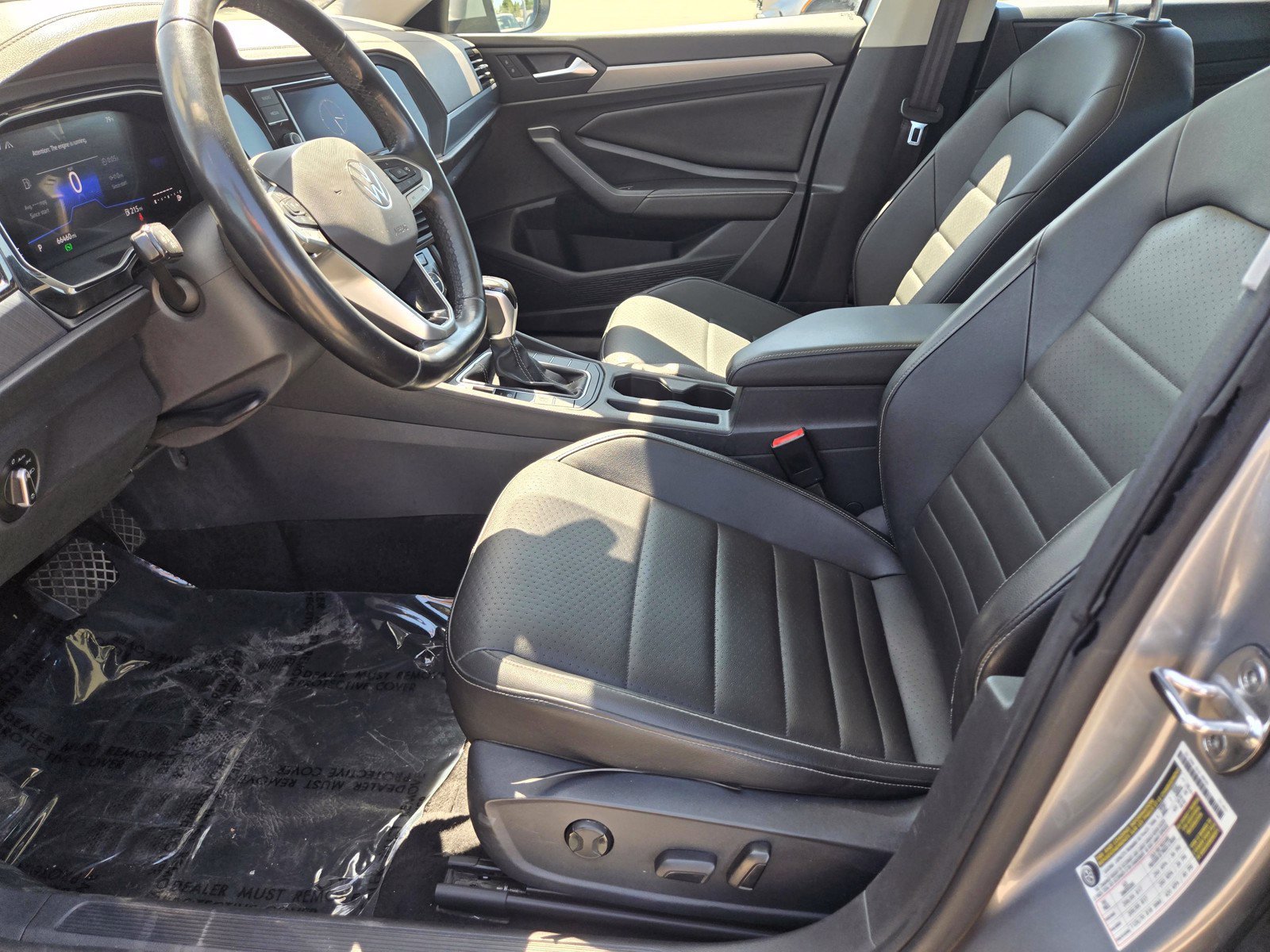 Used 2024 Volkswagen Jetta SE FWD image 11