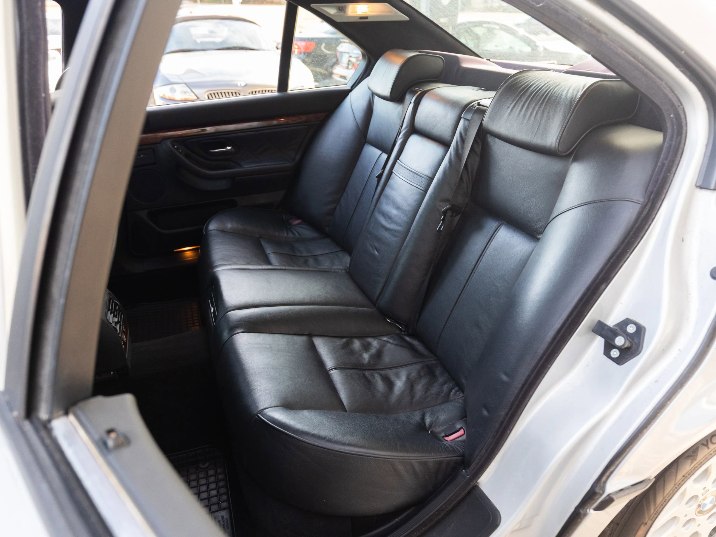 Used 2001 BMW 740i image 22