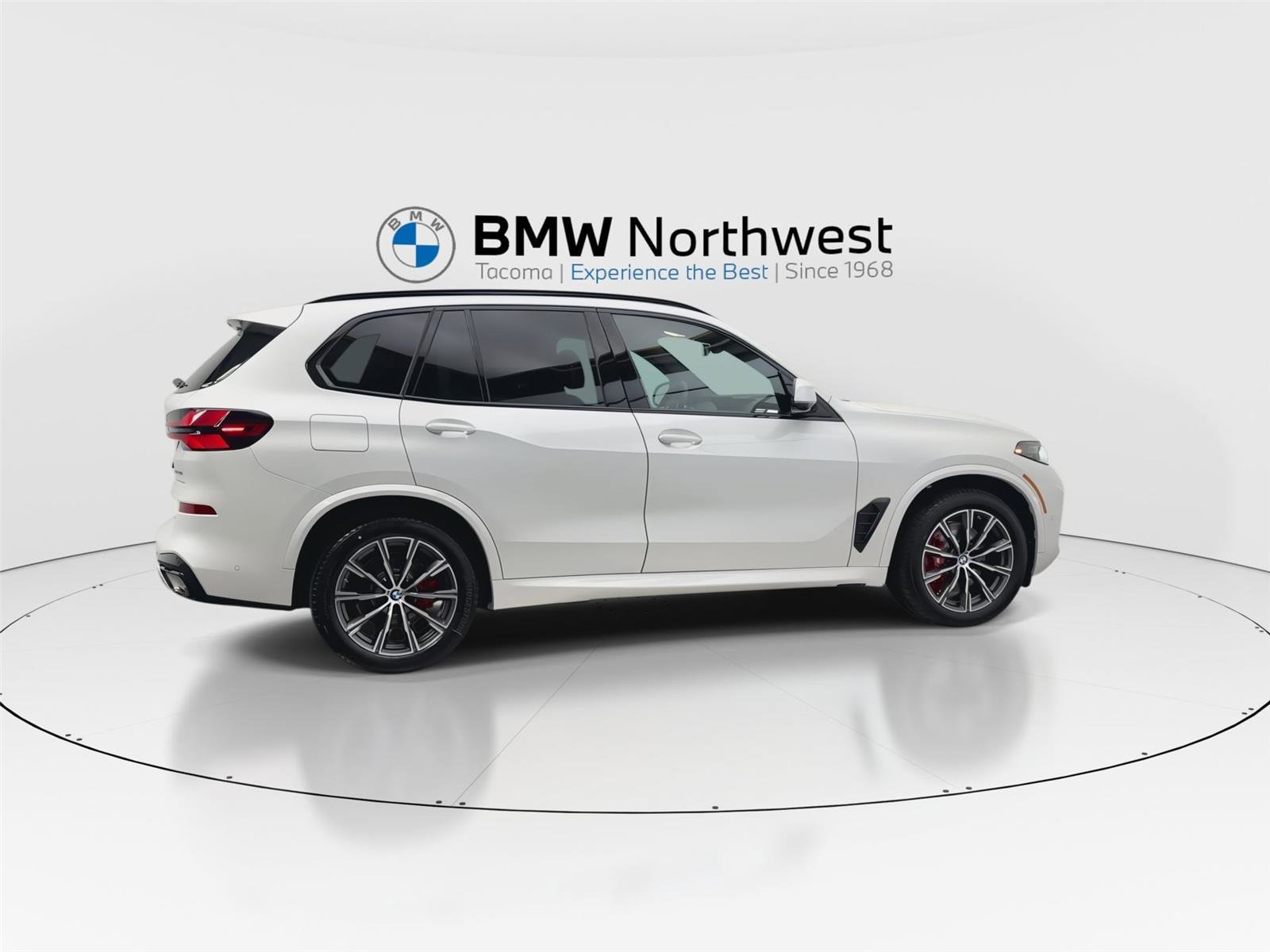 New 2026 BMW X5 xDrive40i w/ M Sport Package image 4