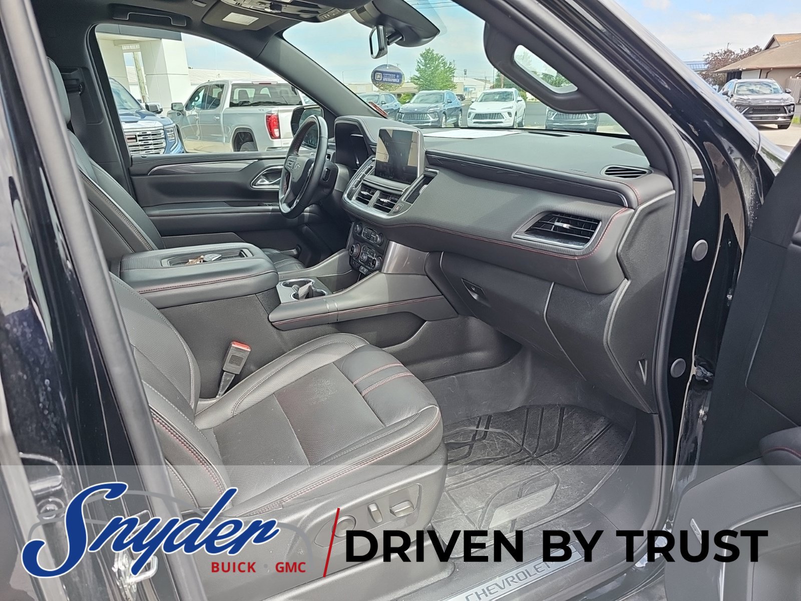 Used 2024 Chevrolet Tahoe RST w/ Luxury Package AWD/4WD image 31