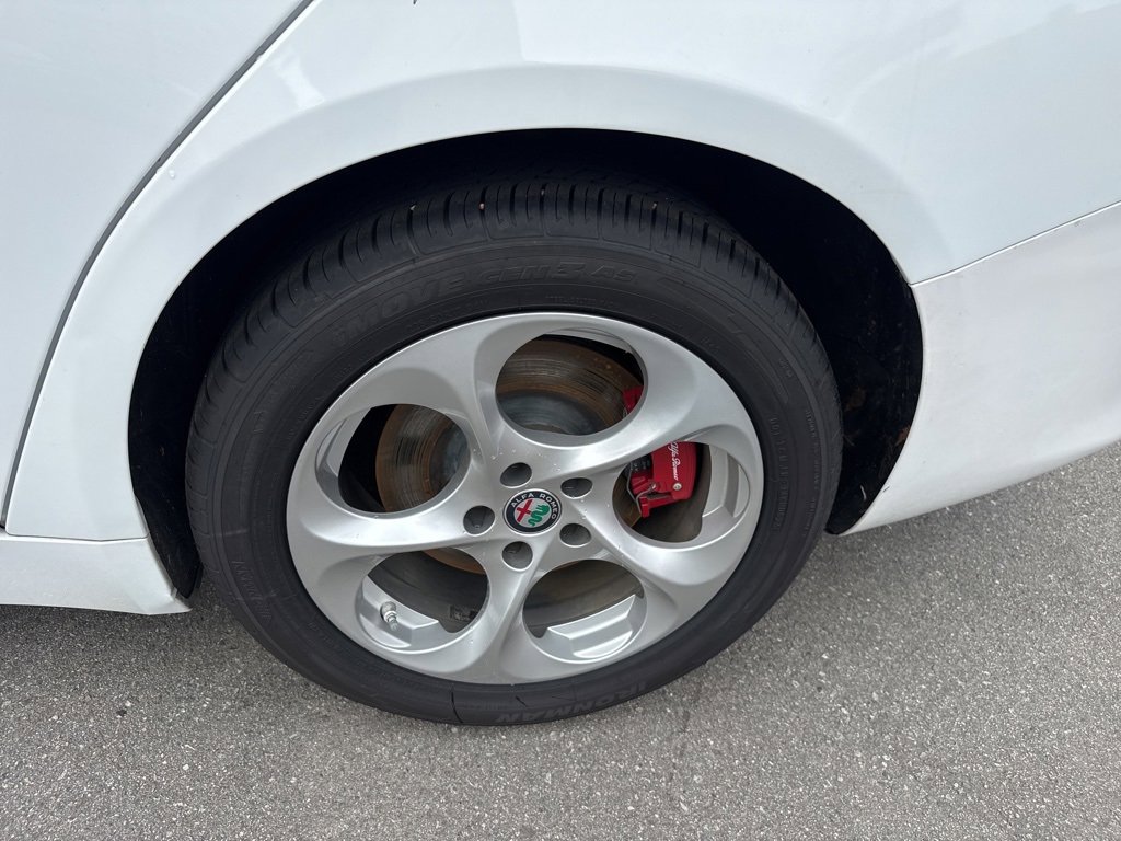 Used 2019 Alfa Romeo Giulia Sprint w/ Cold Weather Package image 6