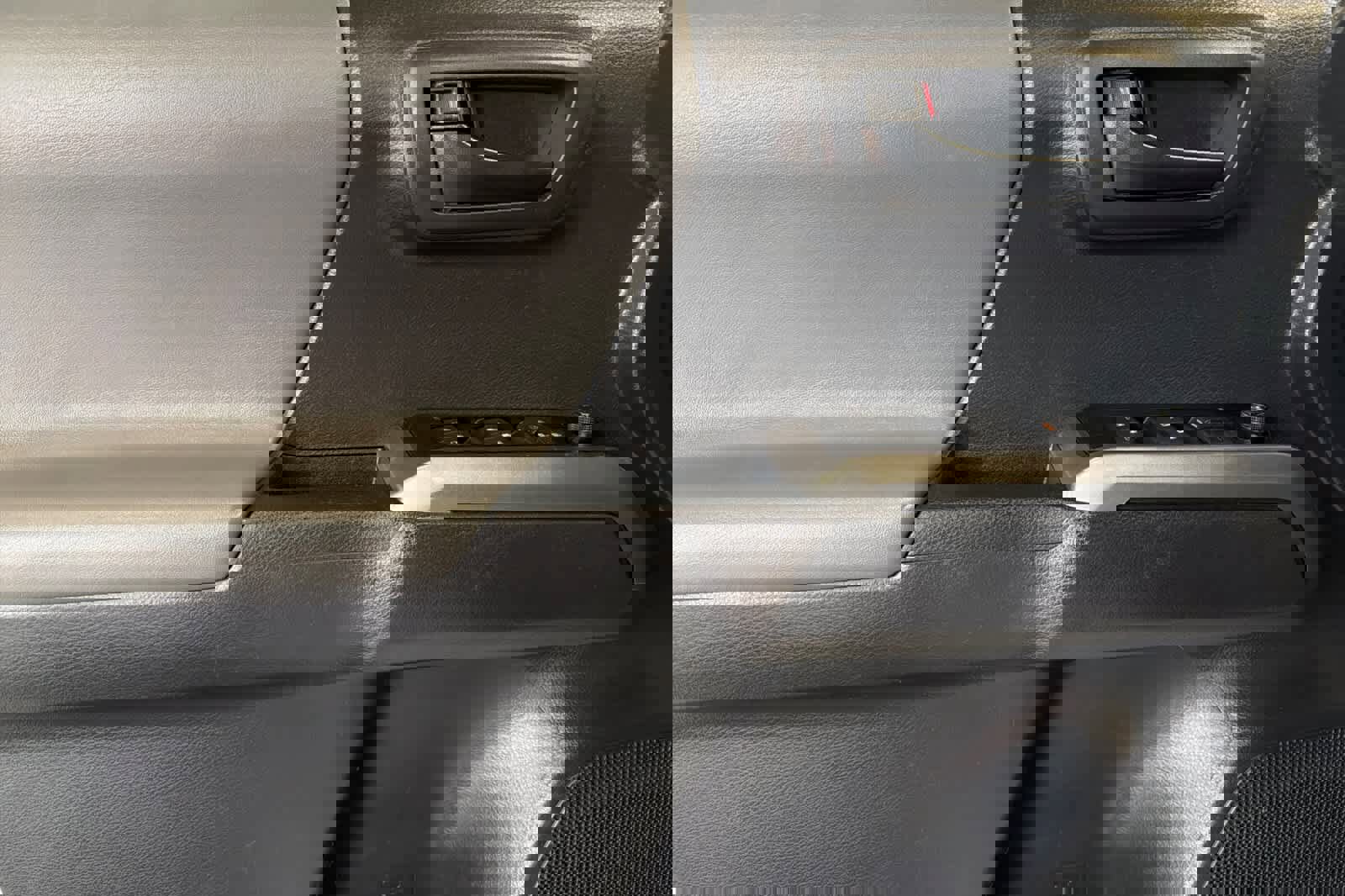 Used 2023 Toyota Tacoma SR5 w/ Technology Package image 14