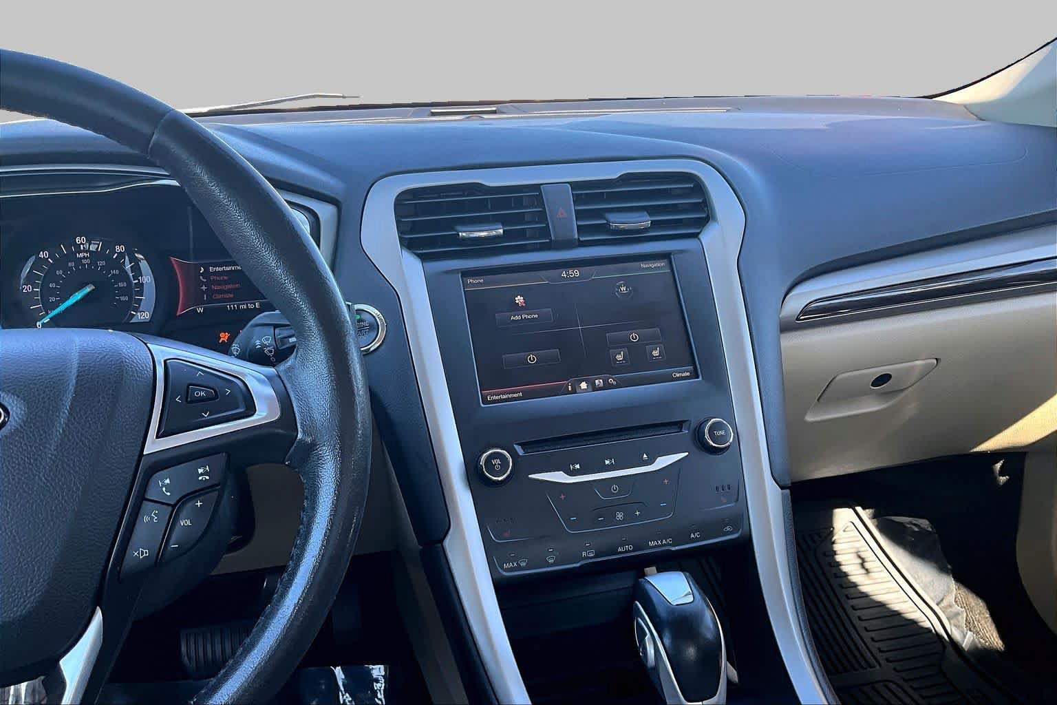 Used 2015 Ford Fusion SE w/ Equipment Group 502A FWD image 6