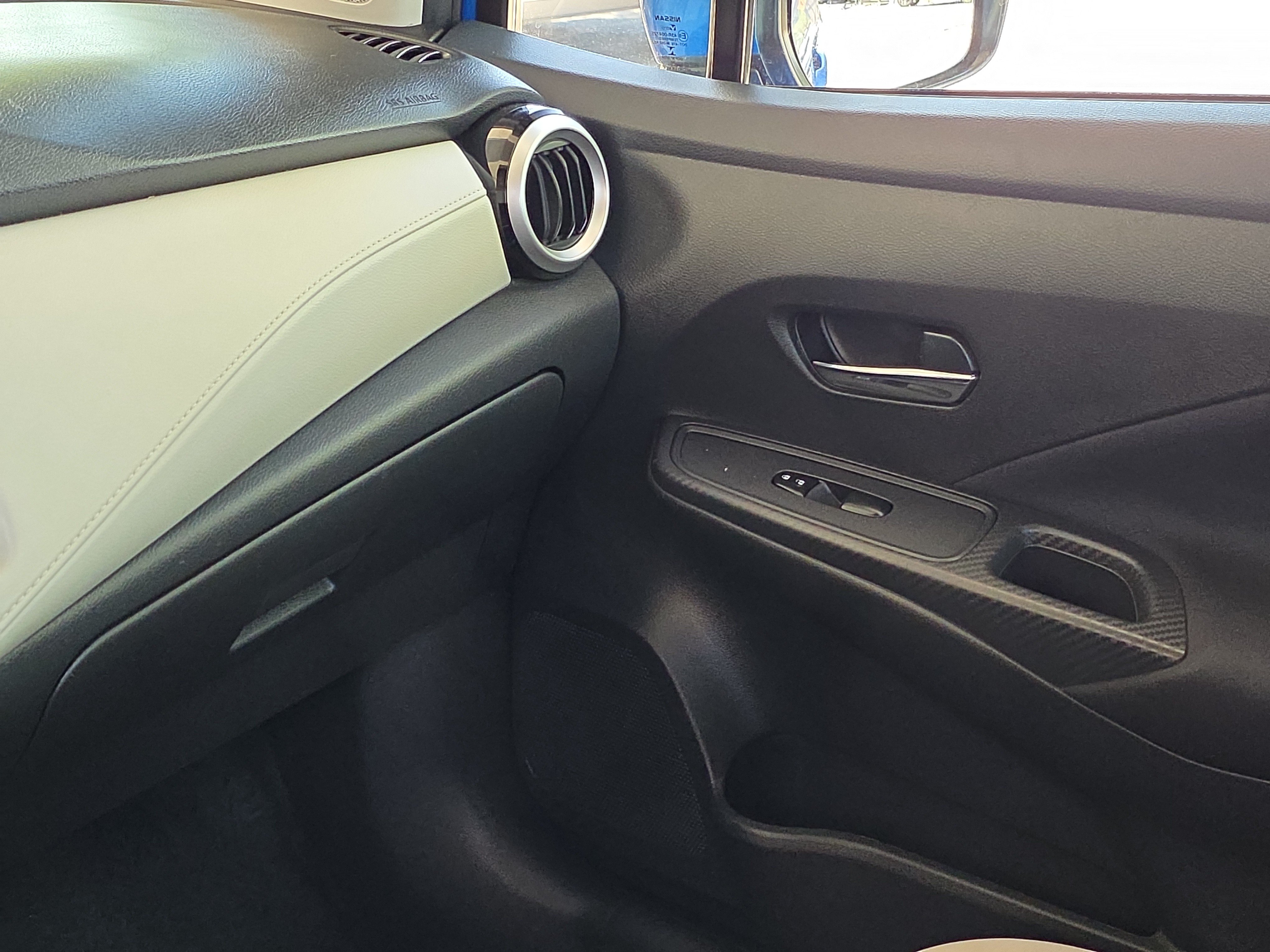 Used 2021 Nissan Versa SV FWD image 20