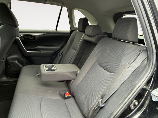 Used 2020 Toyota RAV4 LE image 13